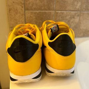 NIKE CORTEZ NBA EDITION (RARE)